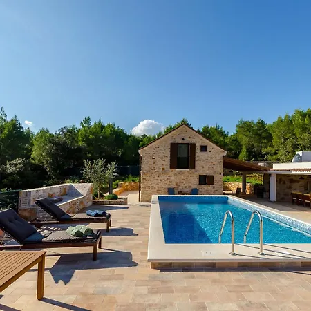 Fortuna Villa Basina